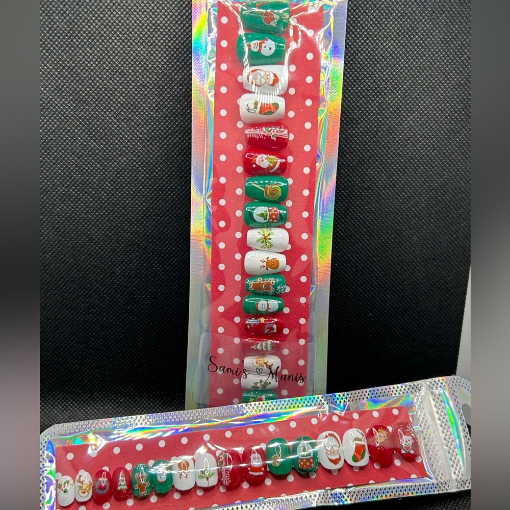 Mommy and Me Press-on Nails Trad Christmas